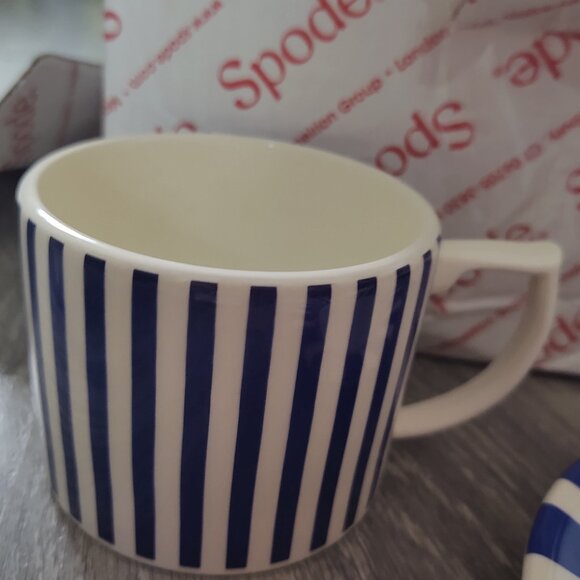 2 Cups & 4 Saucers Spode Steccato Collection Teacup & Saucer Set, Stripe Cobalt - Picture 4 of 15